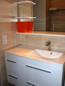 Lavabo de la Chambre triple à Sathonay Camp 69 près de Lyon